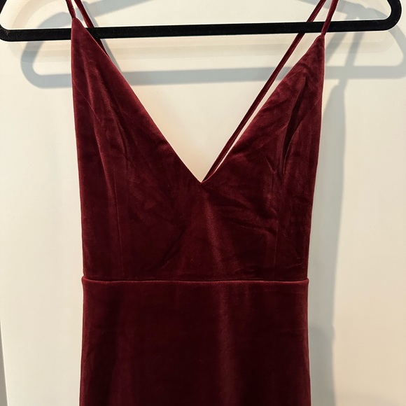 Lulus red velour dress with slit size L - Picture 7 of 11